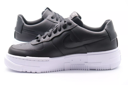 Air Force 1 Low pixel black